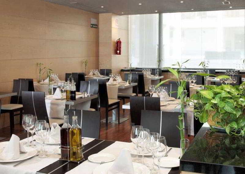Hotel Occidental Pamplona Exterior foto